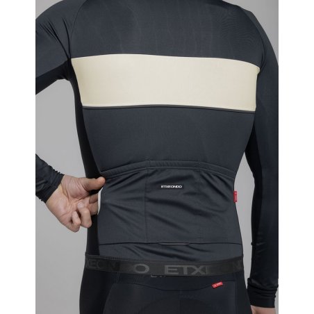 CHAQUETA ETXEONDO 76 PRO GORE-TEX NEGRO BLANCO ROTO